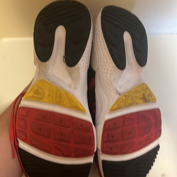 nikes - Picture 3 of 5